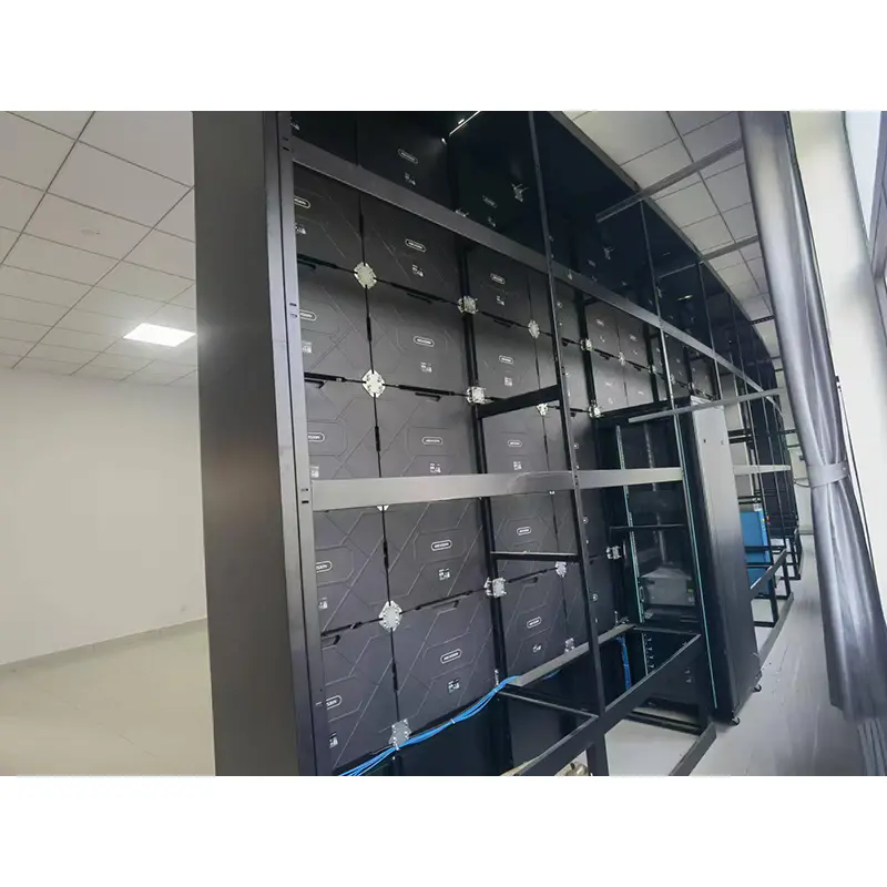 LED displey əyri mötərizə böyük ekran quraşdırma performansını necə artırır?
